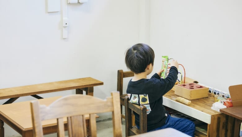 都心勤務、郊外暮らし。東京・青梅のカフェ一体型住居で送る日々と、暮らし心地。