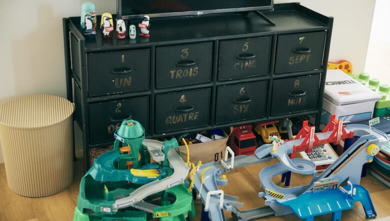 都心勤務、郊外暮らし。東京・青梅のカフェ一体型住居で送る日々と、暮らし心地。