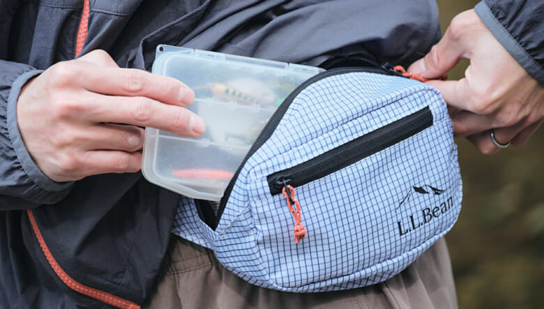 「エル・エル・ビーン」のカジュアルな春アウターで、ハイキング＆フィッシング。