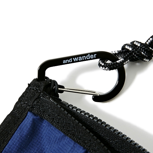 and wander×GO OUT triple sacoche