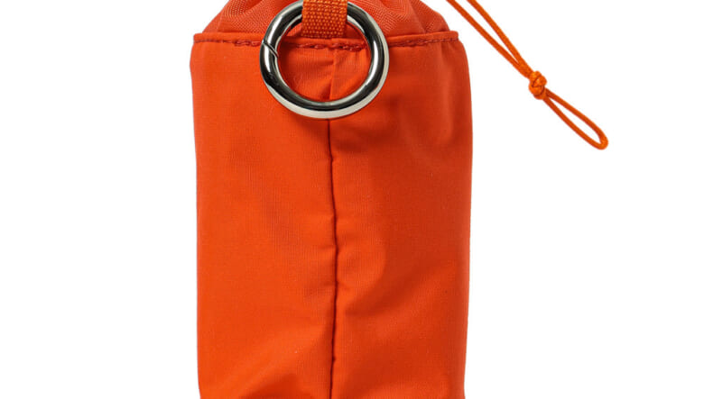 ビームスがスタンダードサプライに別注！オレンジに染まったバッグ&ポーチの数々。