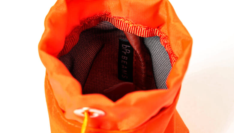 ビームスがスタンダードサプライに別注！オレンジに染まったバッグ&ポーチの数々。