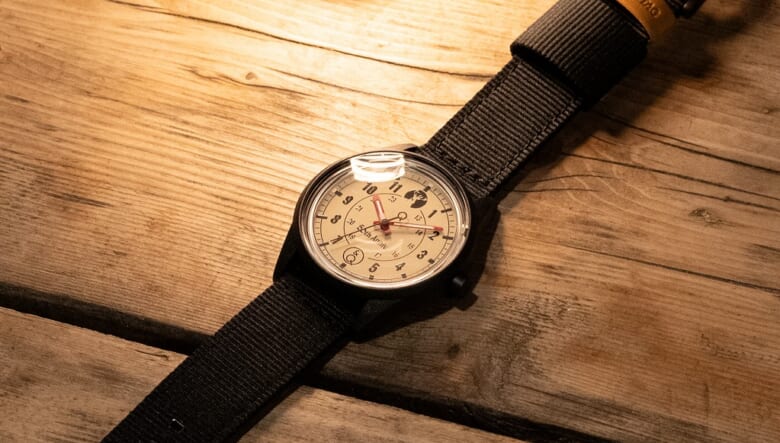 キャプテンスタッグとシチズンQ&Qのダブル50周年モデルが登場。ソーラー仕様で電池交換が不要なリストウォッチはコスパ抜群！