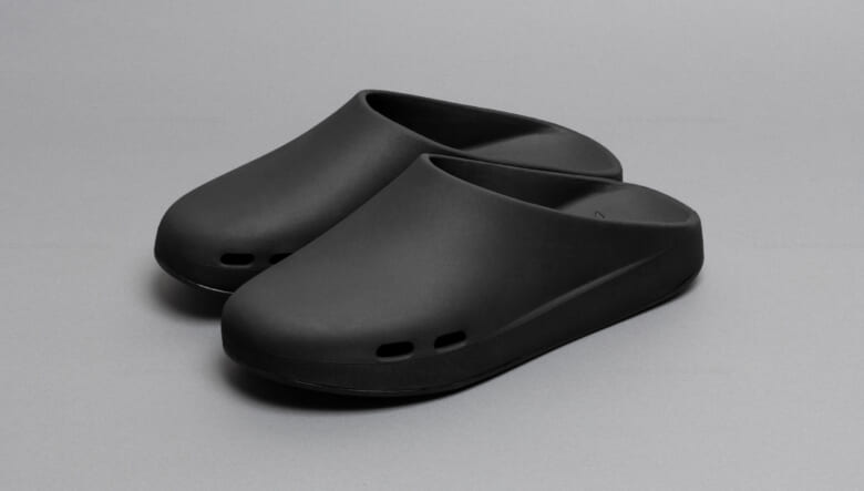 ひっくり返して汚れを軽減。PRACOの個性派サンダルに新カラーが仲間入り！