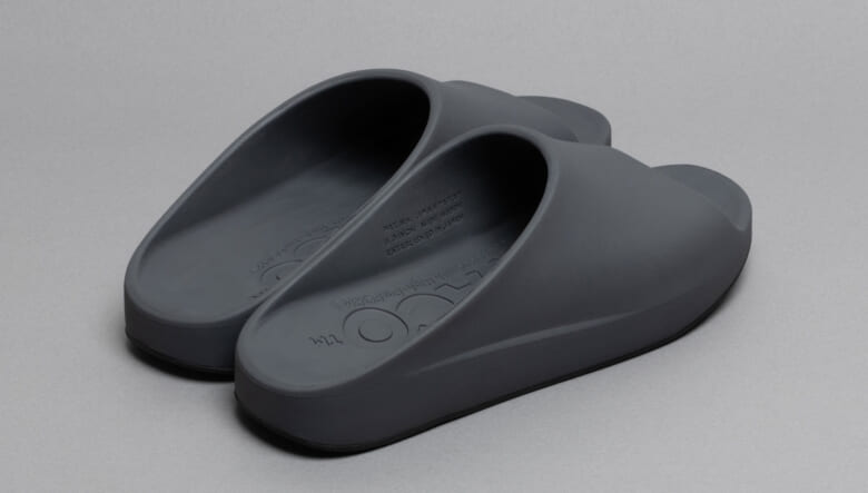 ひっくり返して汚れを軽減。PRACOの個性派サンダルに新カラーが仲間入り！