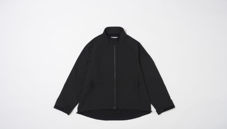 CMFの人気アイテムが技ありのアップデート！ウエアからシューズまで素材&デザインをアレンジ。