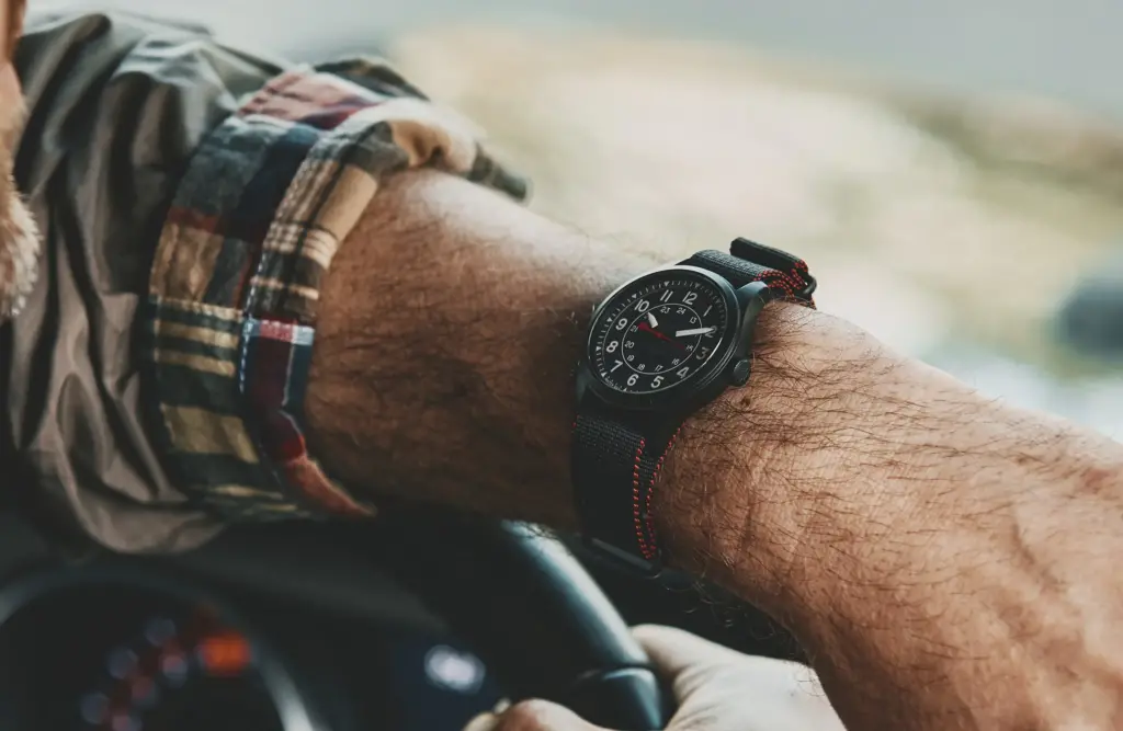 BRIEFING×TIMEX/EXPEDITION FIELD WATCH着画フィールド