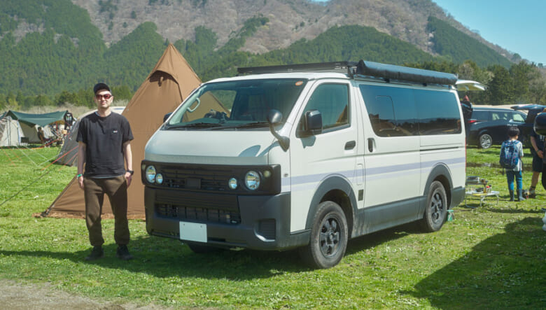 【’24 TOYOTA HIACE】レトロな見た目で車内も自在に使える大きなギア。