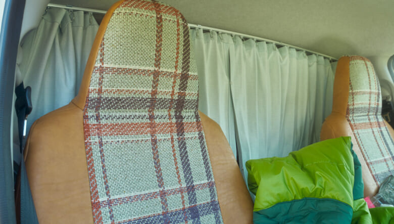【’24 TOYOTA HIACE】レトロな見た目で車内も自在に使える大きなギア。