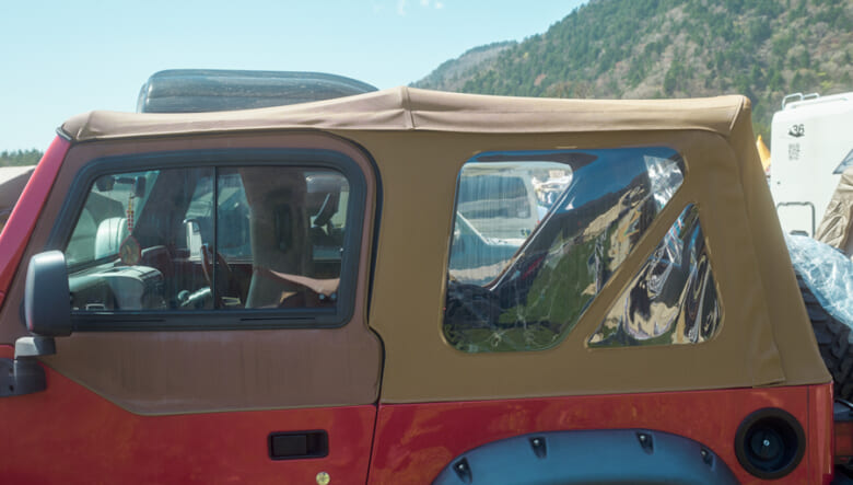 【’04 JEEP WRANGLER SPORTS】長年探し続けていた憧れ!! 赤いボディのソフトトップ。