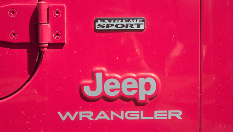 【’04 JEEP WRANGLER SPORTS】長年探し続けていた憧れ!! 赤いボディのソフトトップ。