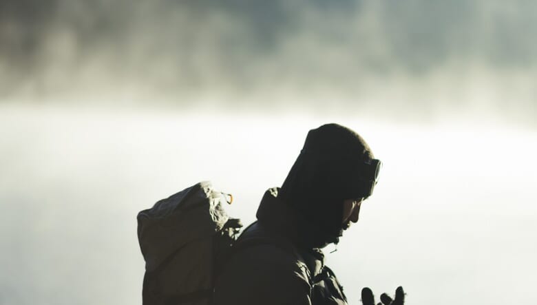 アウトドアに向けた本格カメラバッグがザ・ノース・フェイスから登場。バックカントリーのノウハウが凝縮。