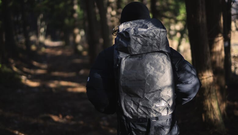 アウトドアに向けた本格カメラバッグがザ・ノース・フェイスから登場。バックカントリーのノウハウが凝縮。