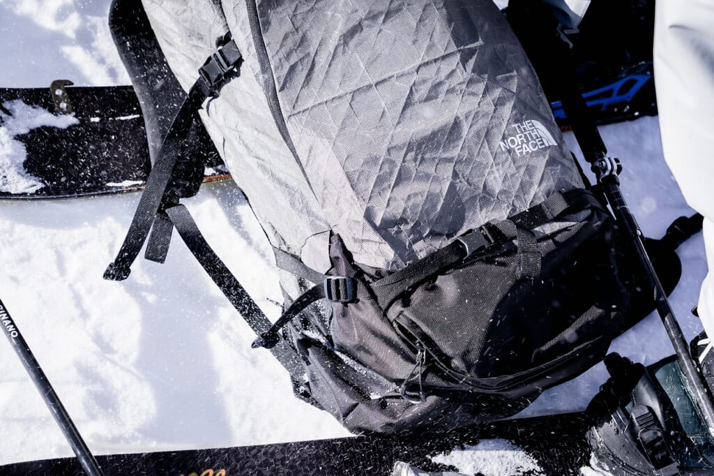 ETAH 40雪山イメージ