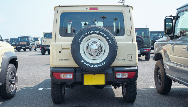 【’25 SUZUKI JIMNY JB64】優しめレトロフェイスで街乗り最適解な1台。