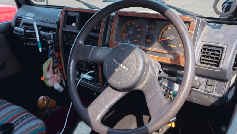 【’93 SUZUKI JIMNY JA11】名機の面影はそのままに、ワンオフパーツで個性増々。