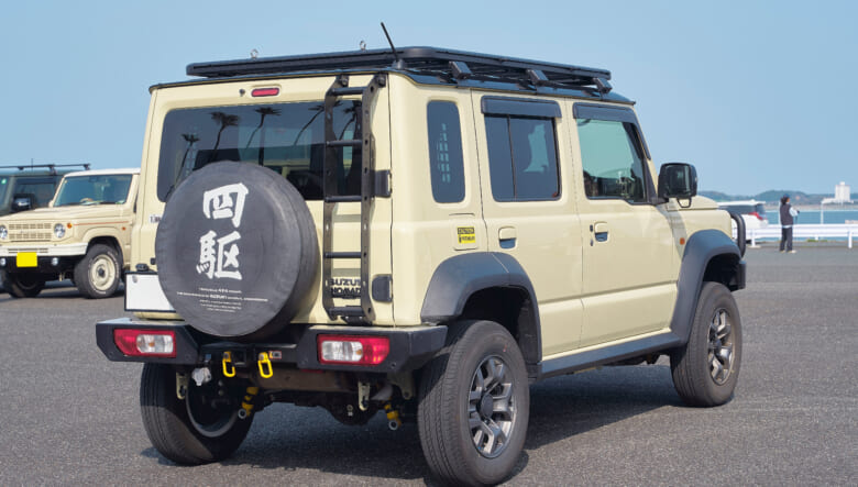 【’25 SUZUKI JIMNY NOMADE JC74】チカラ強さが際立つフロントアレンジ術。