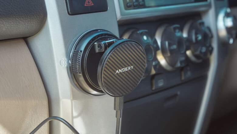 【’10 TOYOTA HILUX SURF】ラギッドルックに仕上げてライフスタイルを冒険的に。