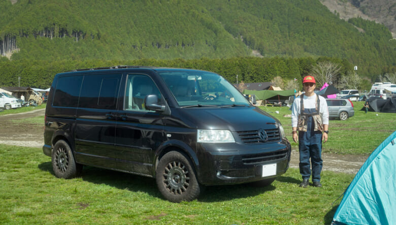 【’07 VOLKSWAGEN T5】バンライフ御用達モデルで家族一緒の外遊びを満喫。