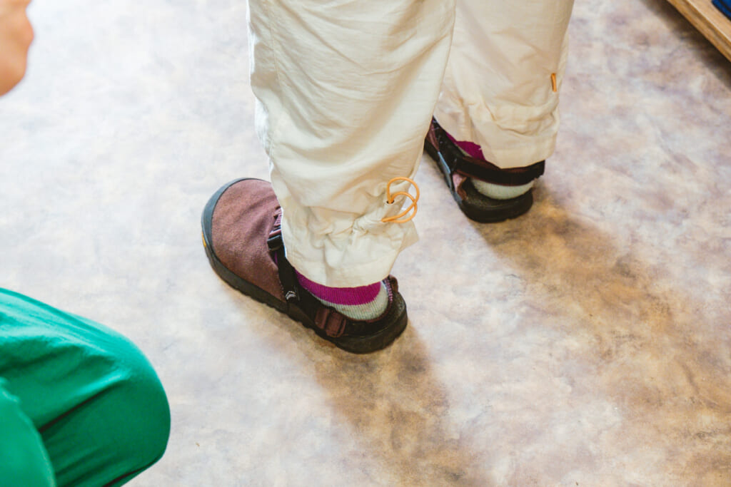 伊豆のアウトドアショップ「SANKAKUSTAND（サンカクスタンド）」のおすすめ商品「オテンバパンツ」