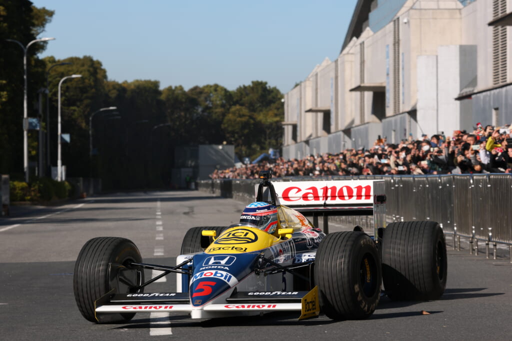 ウイリアムズFW11デモランの様子