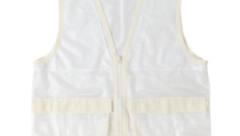 風を通してドライな着心地をキープ。バーラップアウトフィッターが放つメッシュ仕様のトップスが夏を快適に。