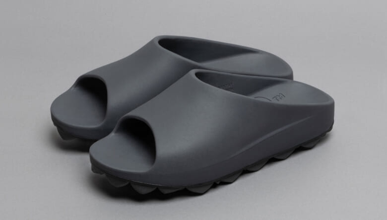 ひっくり返して汚れを軽減。PRACOの個性派サンダルに新カラーが仲間入り！