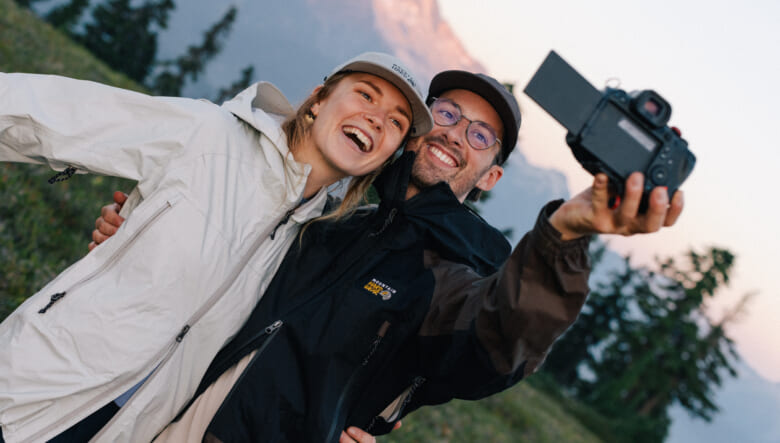 登山からシティユースまでOK！マウンテンハードウェアのDRYSPELLテクノロジーで優れた防水透湿性を発揮。