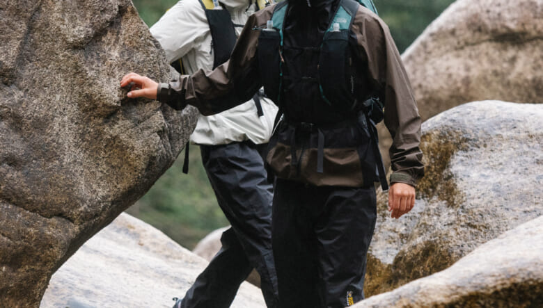 登山からシティユースまでOK！マウンテンハードウェアのDRYSPELLテクノロジーで優れた防水透湿性を発揮。