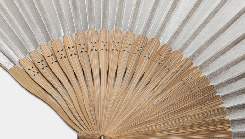 ハイテクに風情を楽しめる、ミーンズワイルの“ダイニーマ扇子”が再販決定！