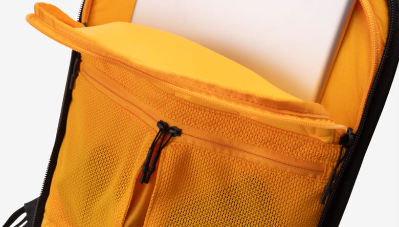 アウトドアに向けた本格カメラバッグがザ・ノース・フェイスから登場。バックカントリーのノウハウが凝縮。