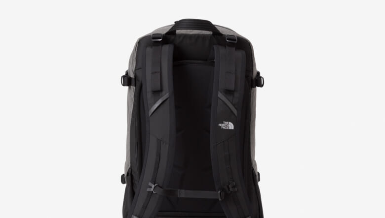 アウトドアに向けた本格カメラバッグがザ・ノース・フェイスから登場。バックカントリーのノウハウが凝縮。