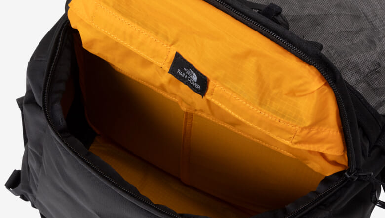 アウトドアに向けた本格カメラバッグがザ・ノース・フェイスから登場。バックカントリーのノウハウが凝縮。