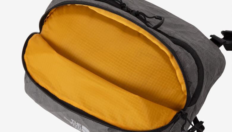 アウトドアに向けた本格カメラバッグがザ・ノース・フェイスから登場。バックカントリーのノウハウが凝縮。