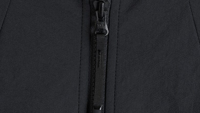 アークネッツがゴールドウインに別注！　遠赤外線の保温効果と4wayストレッチの快適ウエアが新発売。