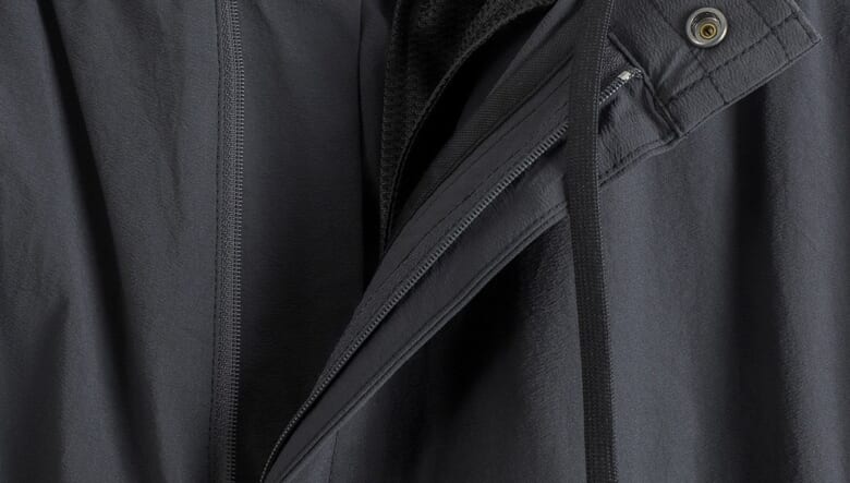 アークネッツがゴールドウインに別注！　遠赤外線の保温効果と4wayストレッチの快適ウエアが新発売。