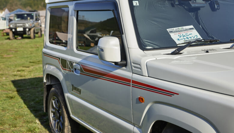 【’26 SUZUKI JIMNY JB64】純正っぽさをあえて残しつつ走りは強化。