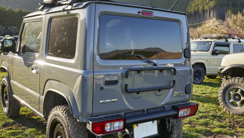 【’23 SUZUKI JIMNY JB64】ラギッドさはそのまま、日常にもなじむ軽快さを。