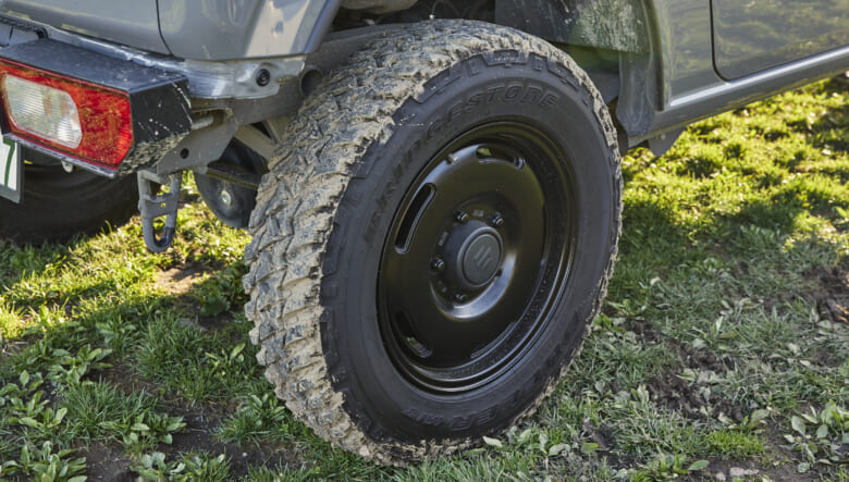 【’23 SUZUKI JIMNY JB64】ラギッドさはそのまま、日常にもなじむ軽快さを。