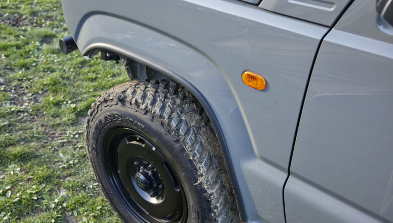 【’23 SUZUKI JIMNY JB64】ラギッドさはそのまま、日常にもなじむ軽快さを。