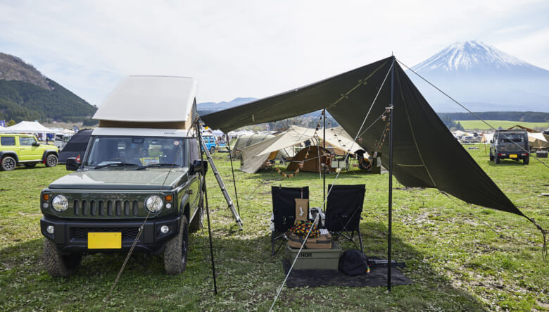 【’24 SUZUKI JIMNY JB64】専用ルーフトップテントで、快適キャンプサイトに。