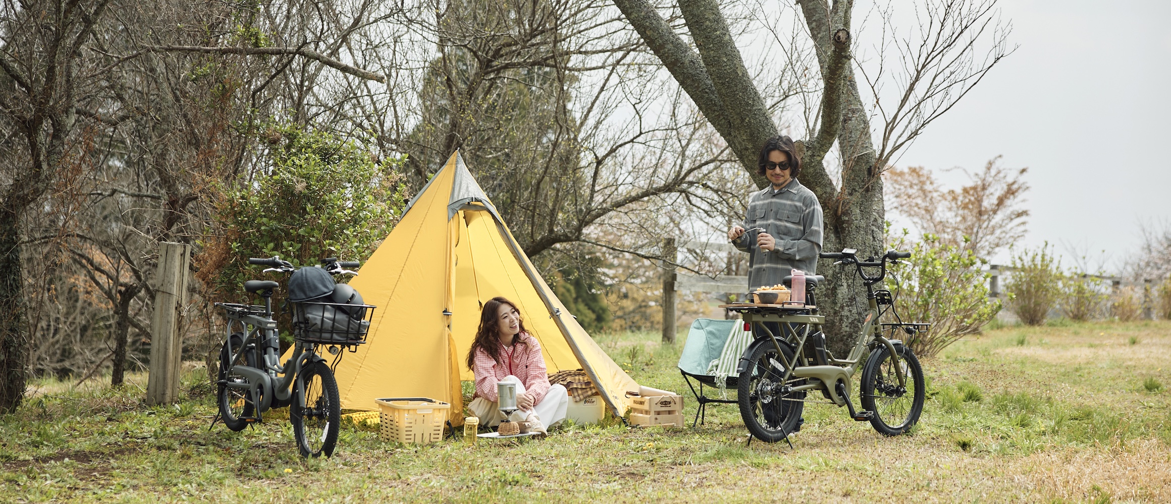自転車×デイキャンプ。「ログワゴンe」をフル活用する、旅好き夫婦の週末。