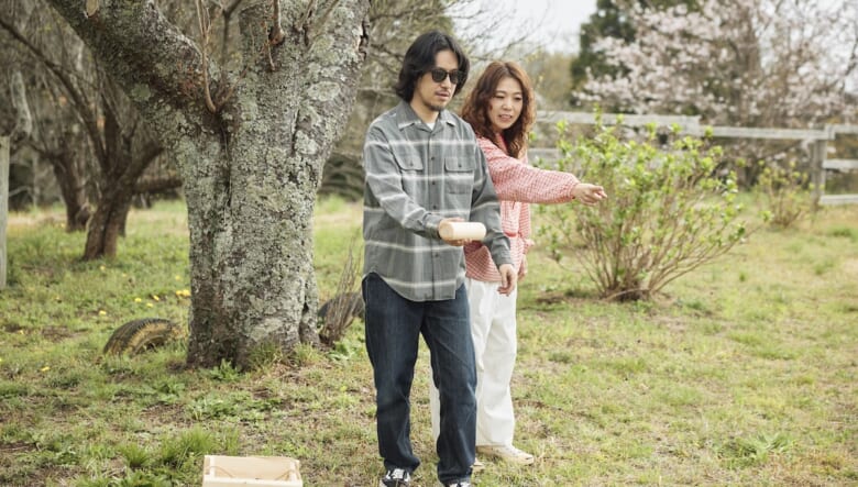 自転車×デイキャンプ。「ログワゴンe」をフル活用する、旅好き夫婦の週末。