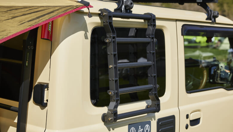 【’21 SUZUKI JIMNY JB64】アウトドアカスタムで、キャンプもシゴトも満足。
