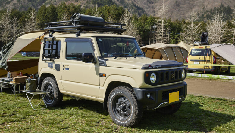 【’21 SUZUKI JIMNY JB64】アウトドアカスタムで、キャンプもシゴトも満足。
