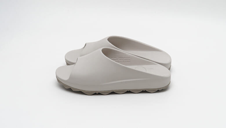 ひっくり返して汚れを軽減。PRACOの個性派サンダルに新カラーが仲間入り！