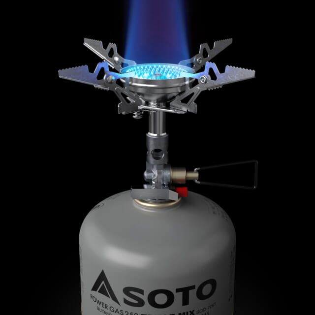 SOTOのウインドマスターに4本ゴトクが標準装備。安定感が増して