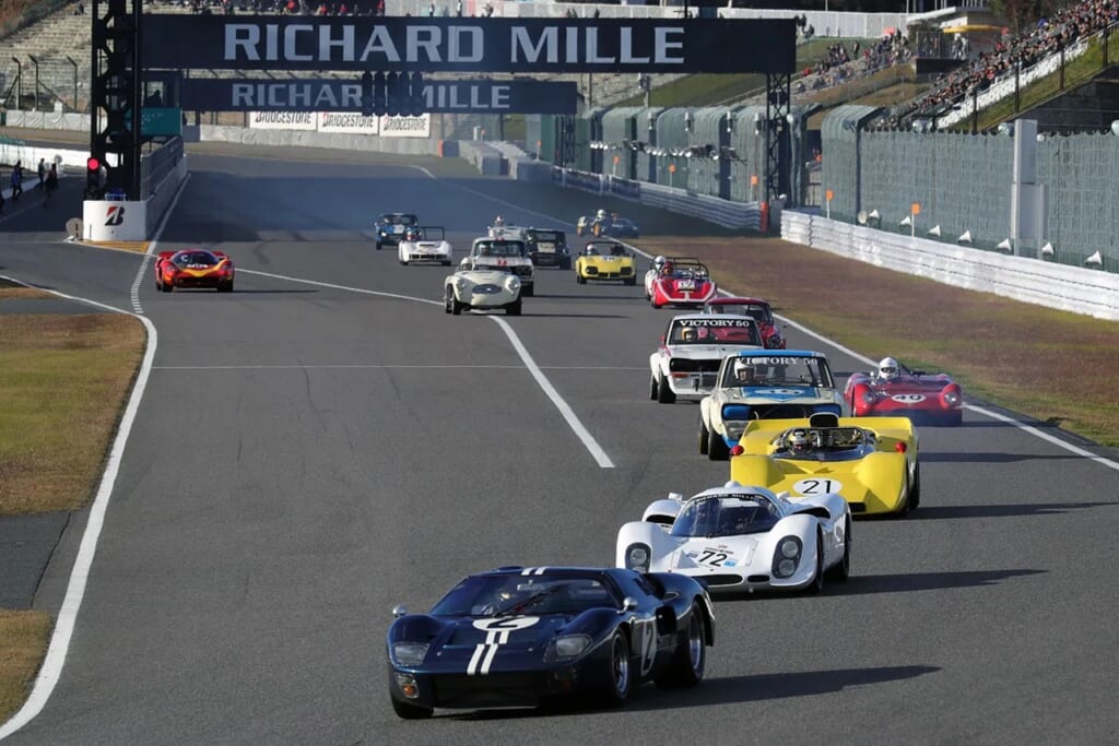 THE CLASSICクラシックカーデモラン