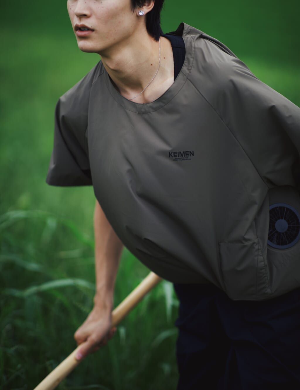 KEIMEN×RICO／Air fan T-shirts着用カーキ
