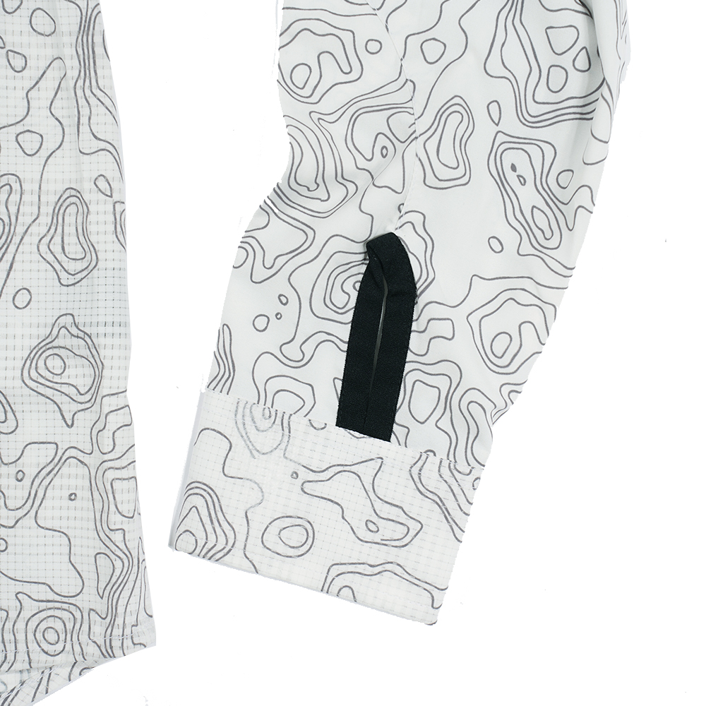 トリプルクラウンボタンダウンサムホール